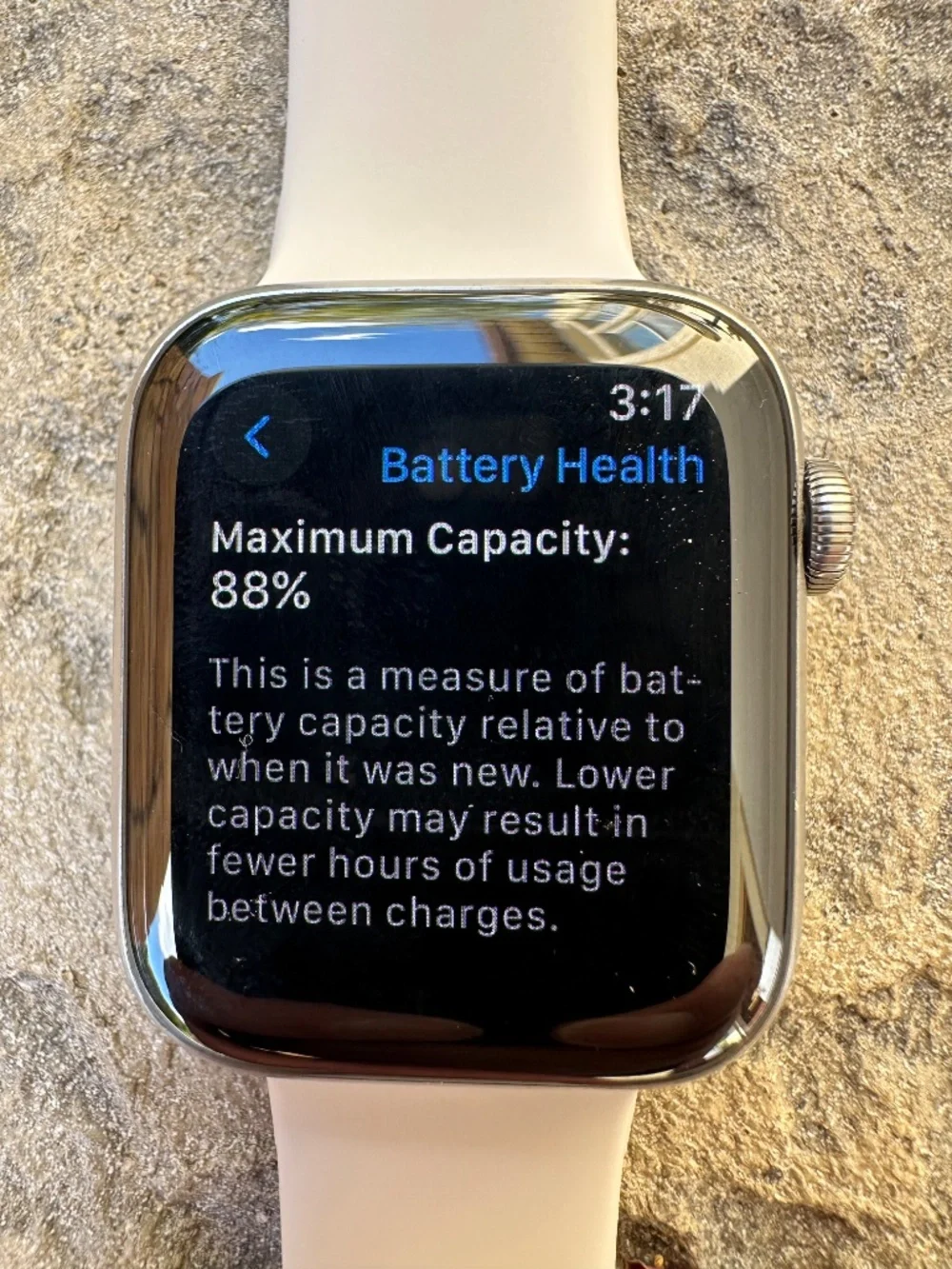 Titanium Apple Watch Series 5 Edition 44mm (GPS + Cellular), Unlocked